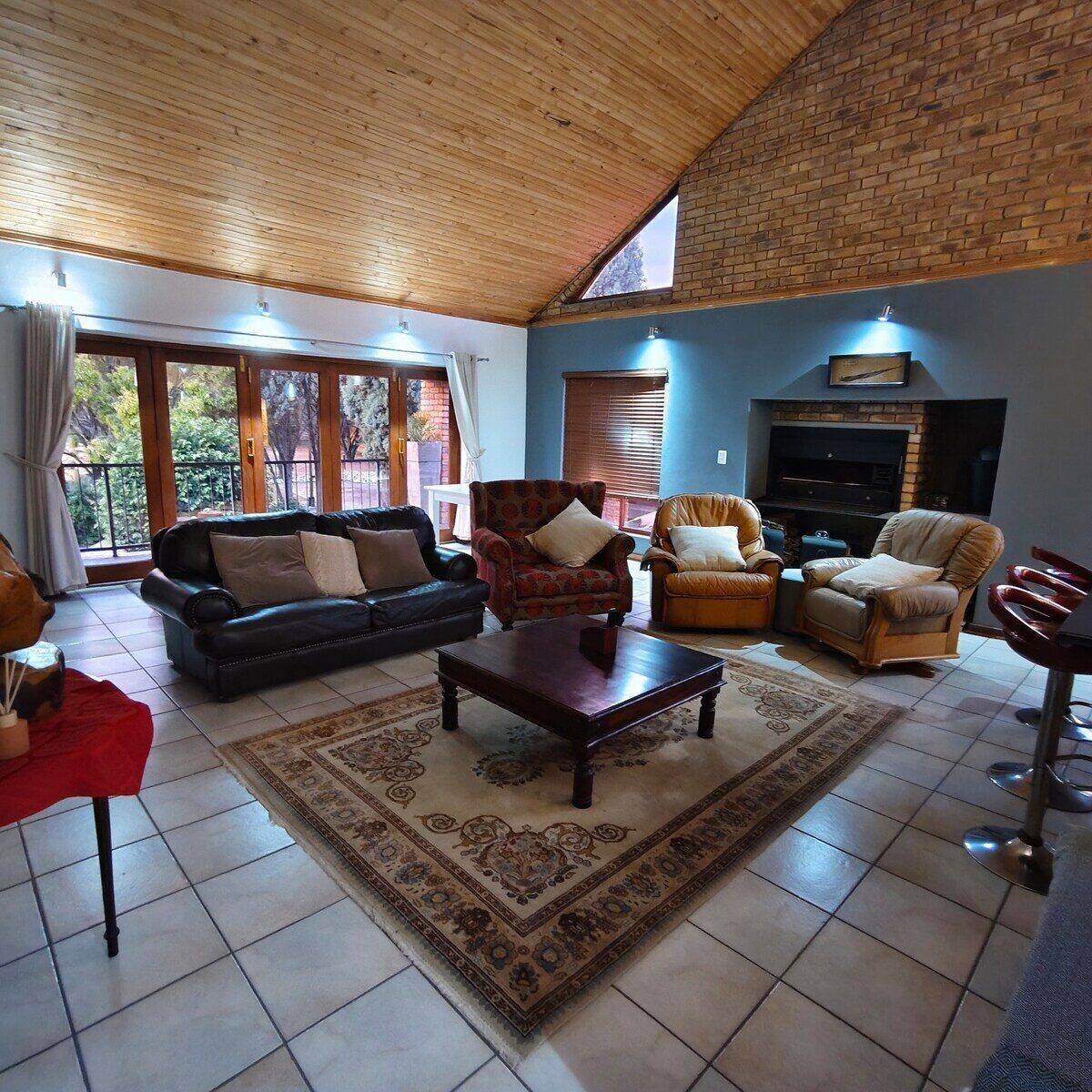 Vaulted lounge